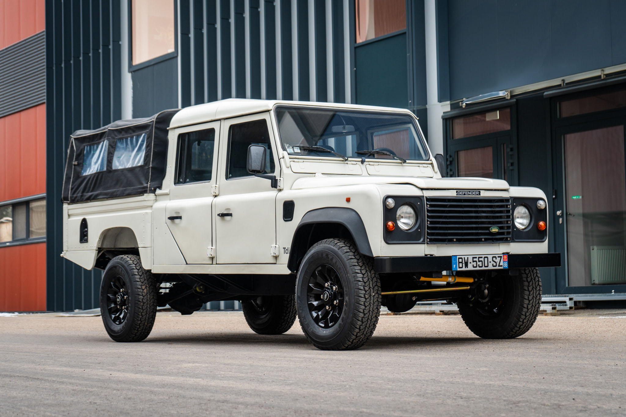 1998-land-rover-defender-130-for-sale-02