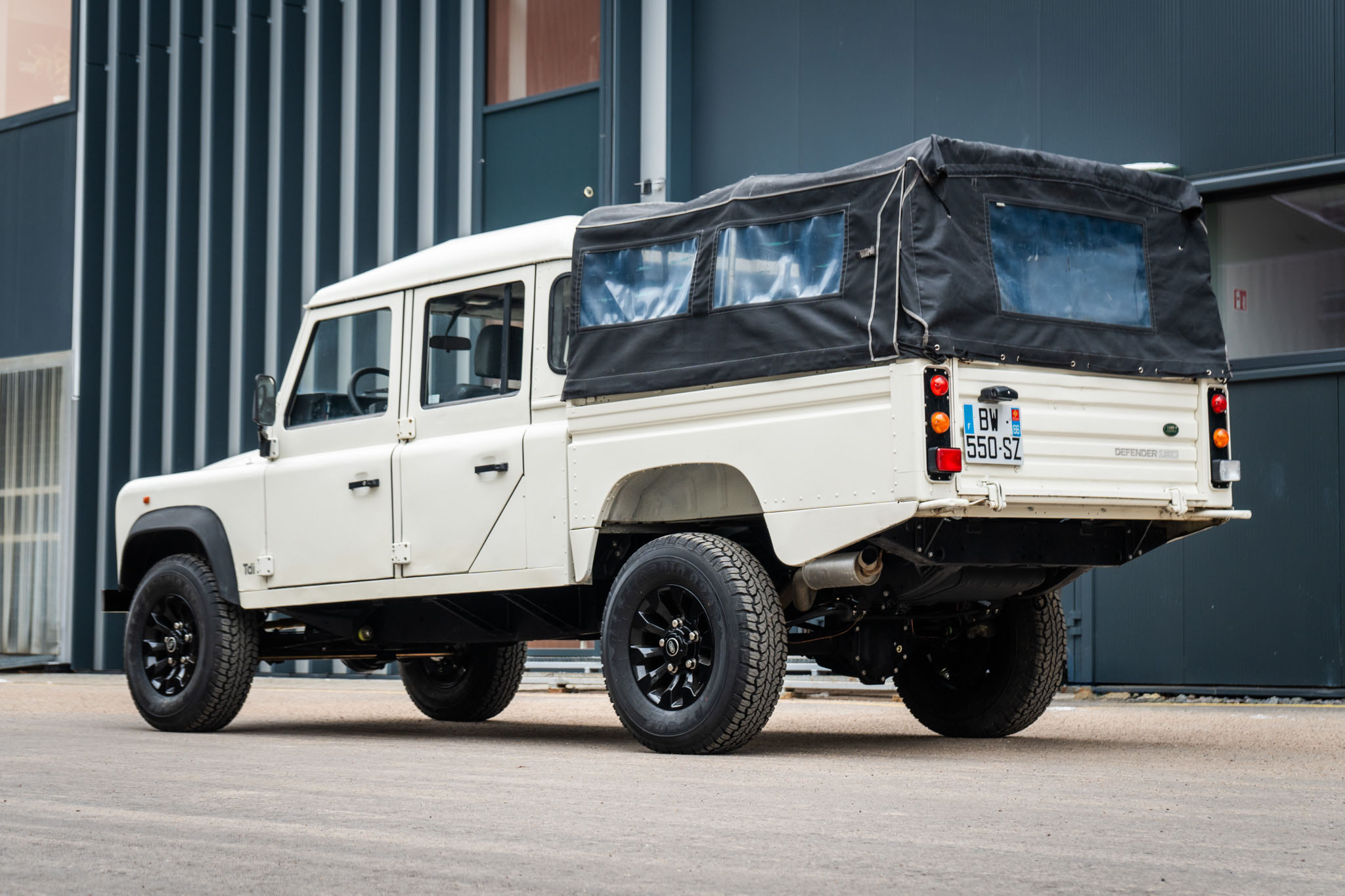 1998-land-rover-defender-130-for-sale-04