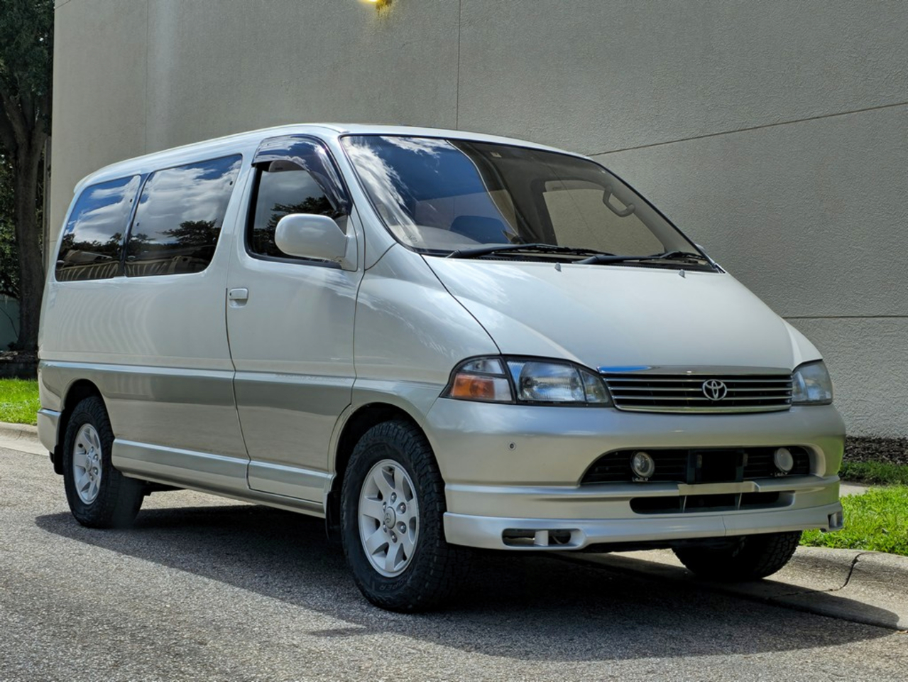 1998-toyota-granvia-prestige-for-sale-01