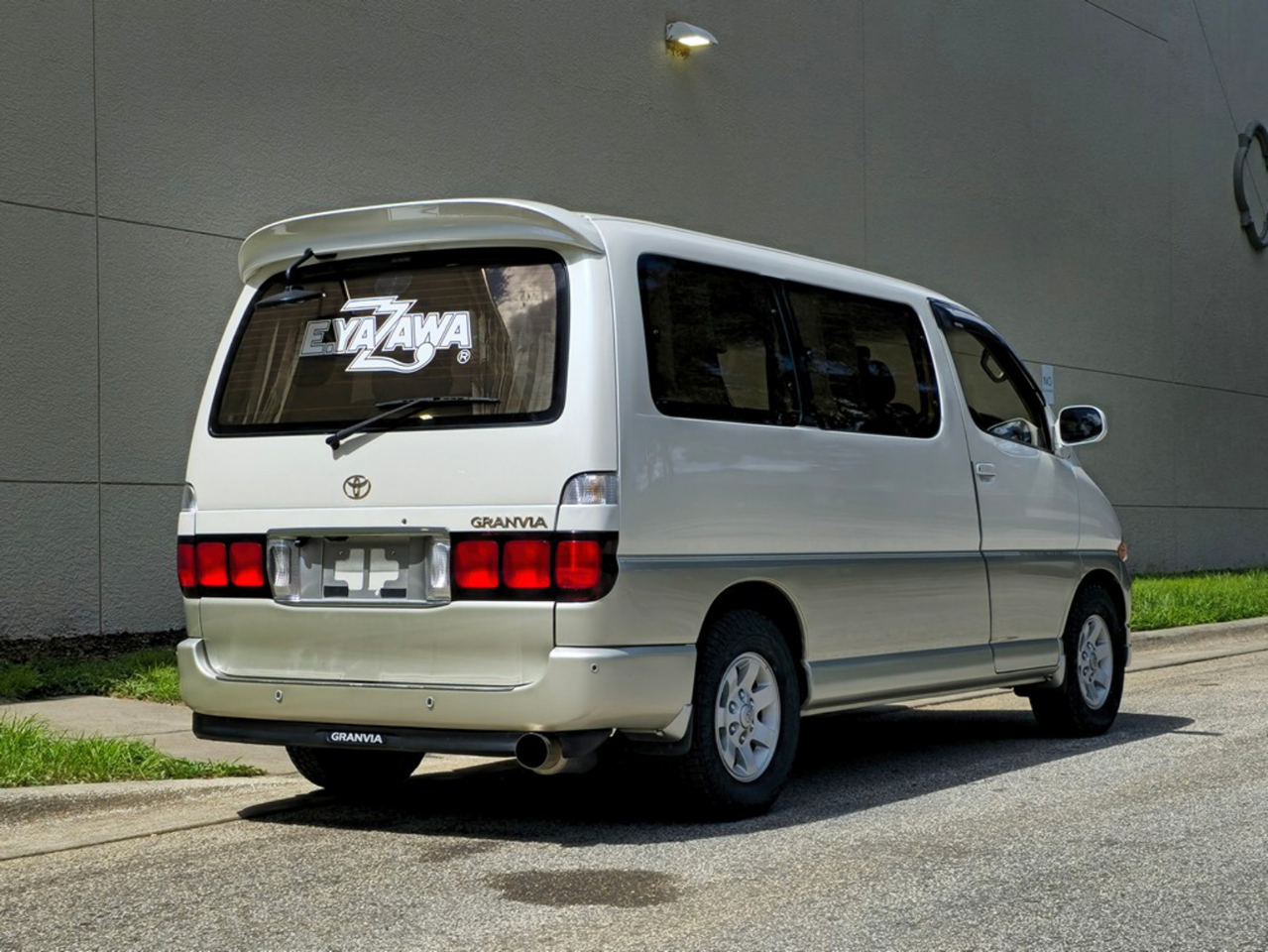 1998-toyota-granvia-prestige-for-sale-03