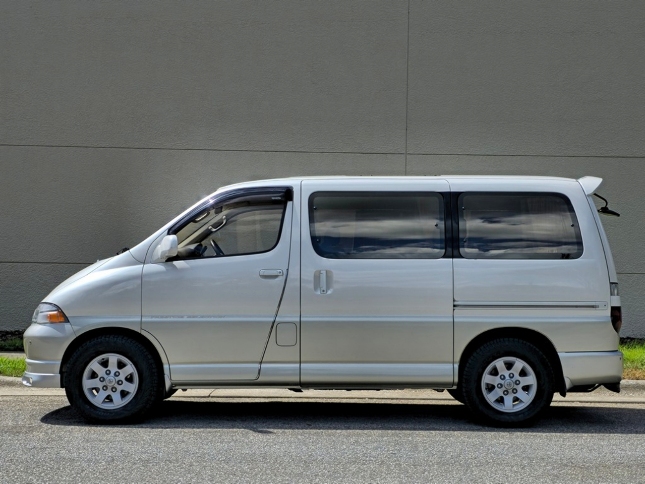 1998-toyota-granvia-prestige-for-sale-07