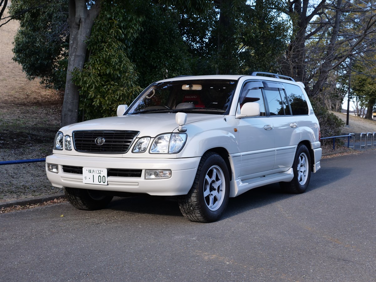 2000-toyota-land-cruiser-cygnus-for-sale-01