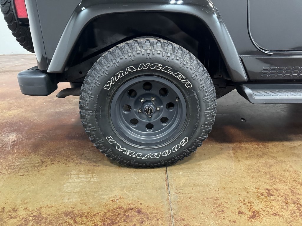 2002-jeep-wrangler-sahara-4wd-for-sale-28