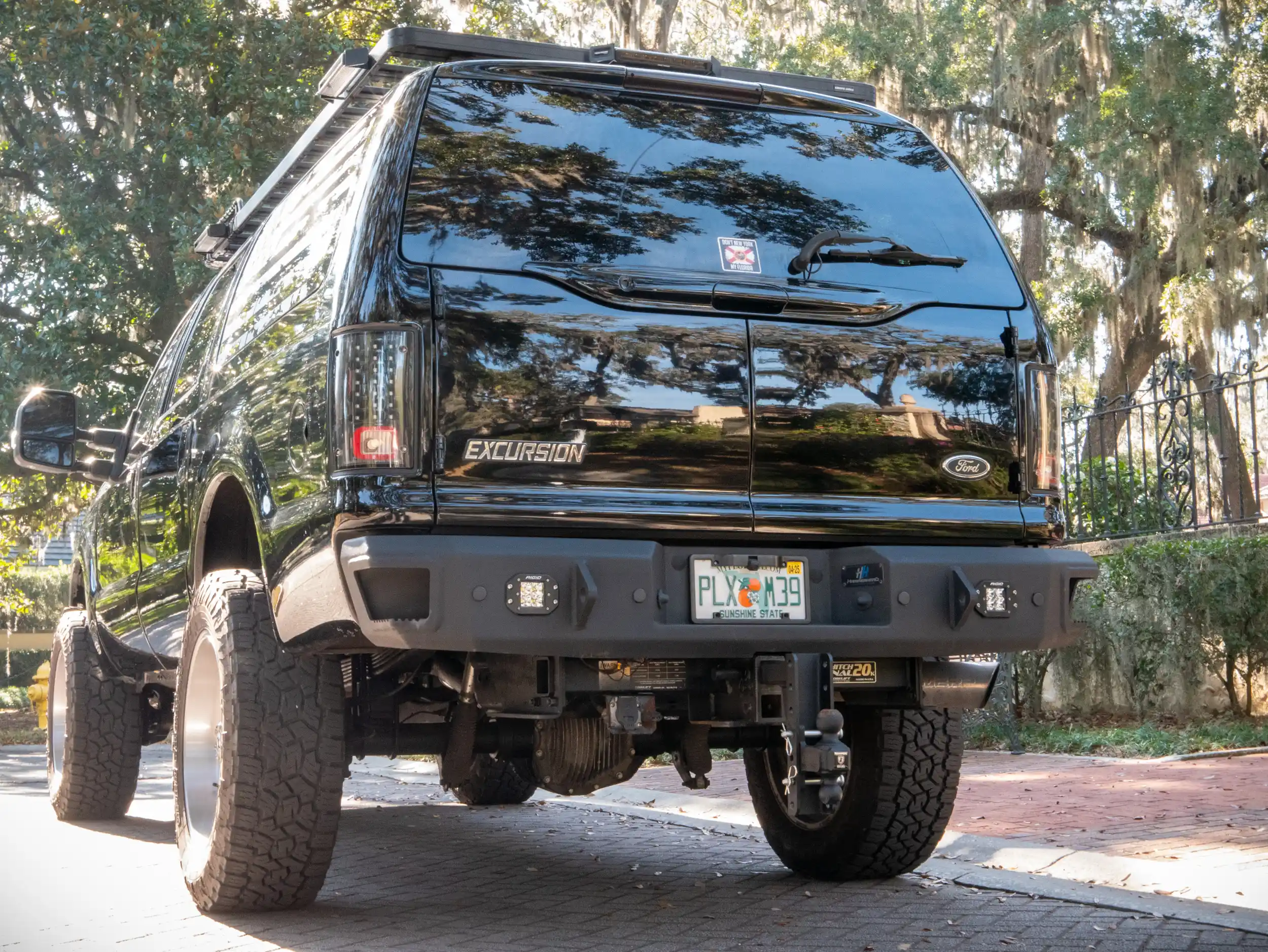 2003-Ford-Excursion-05