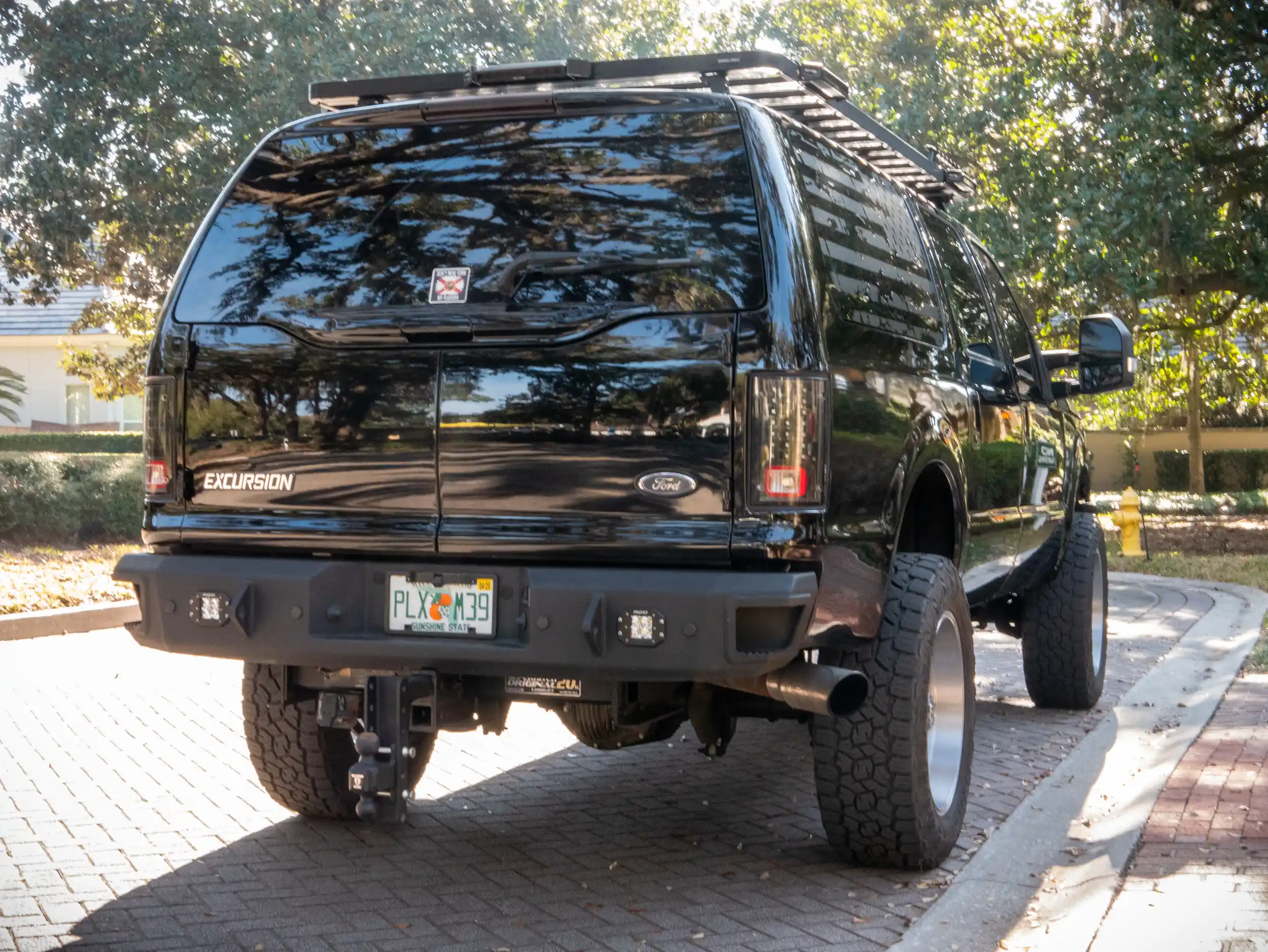 2003-Ford-Excursion-06