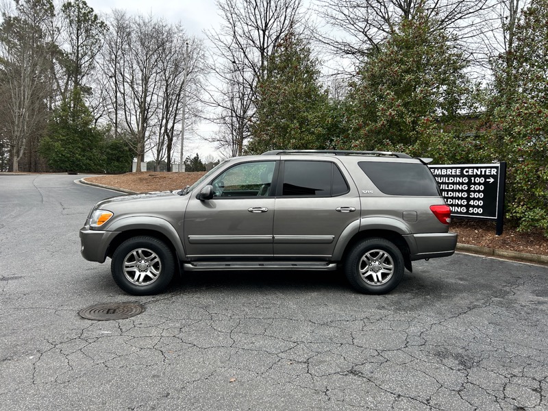 2006-toyota-sequoia-sr5-2wd-for-sale-02