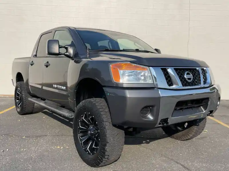 2008-nissan-titan-pro-4x-4x4-4dr-crew-cab-swb-for-sale-03