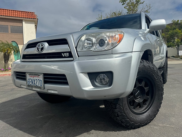 2008-toyota-4runner-limited-v8-for-sale-02