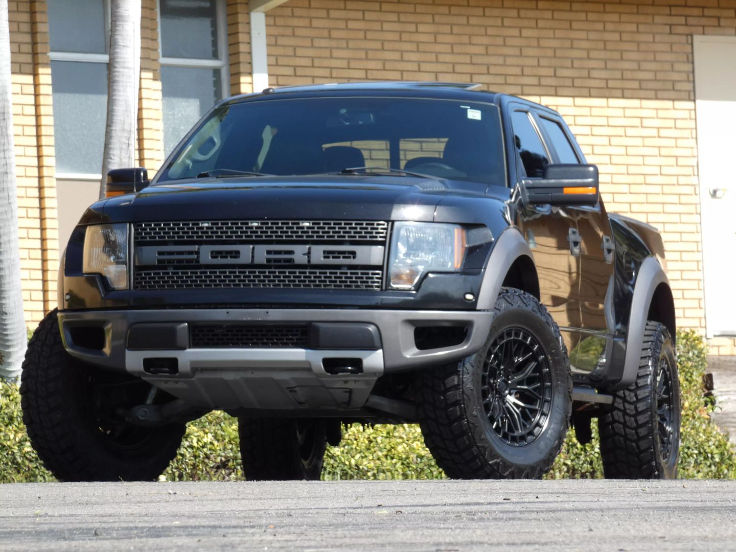 2011-ford-raptor-nash-auto-for-sale-01