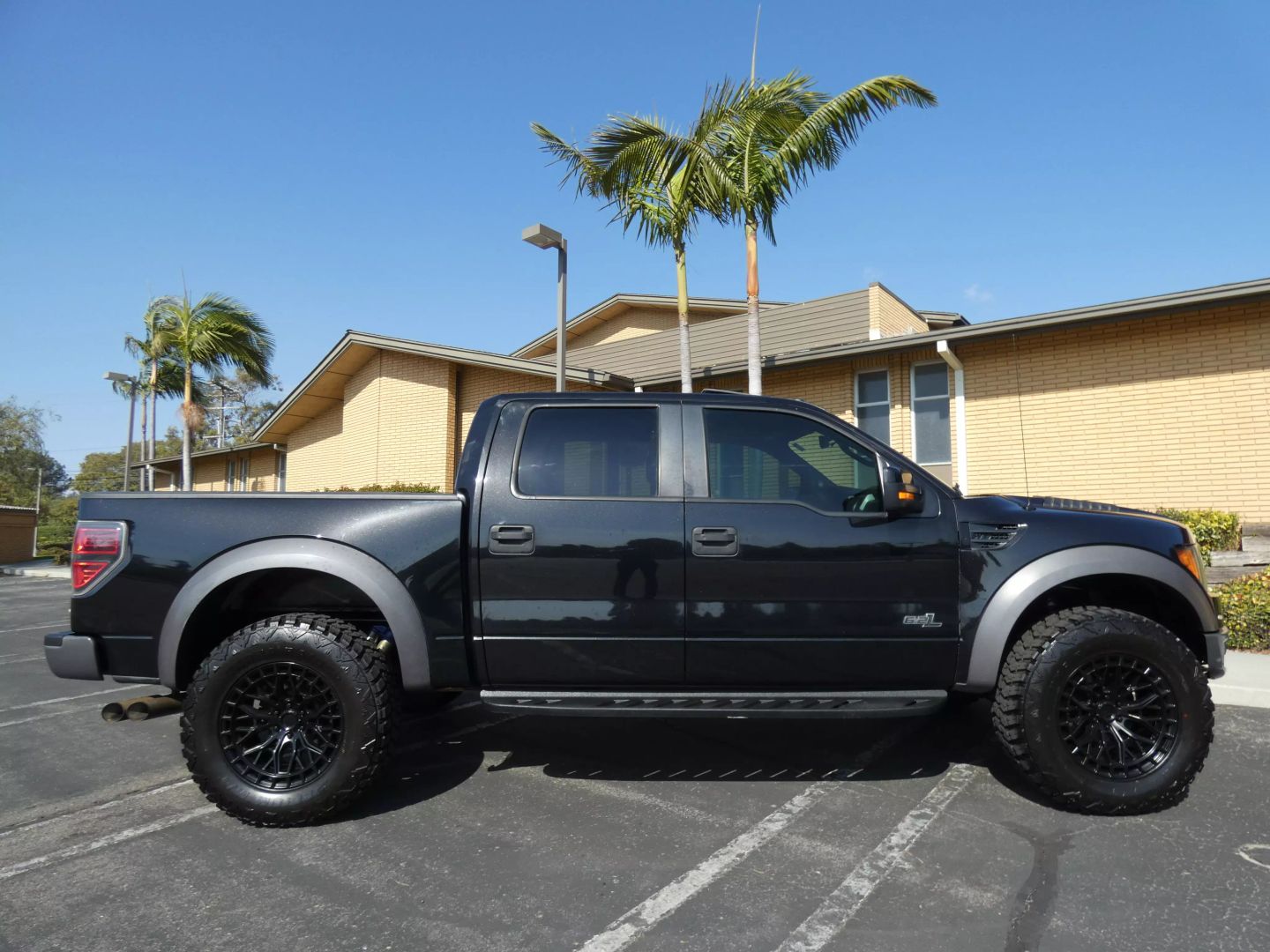 2011-ford-raptor-nash-auto-for-sale-04