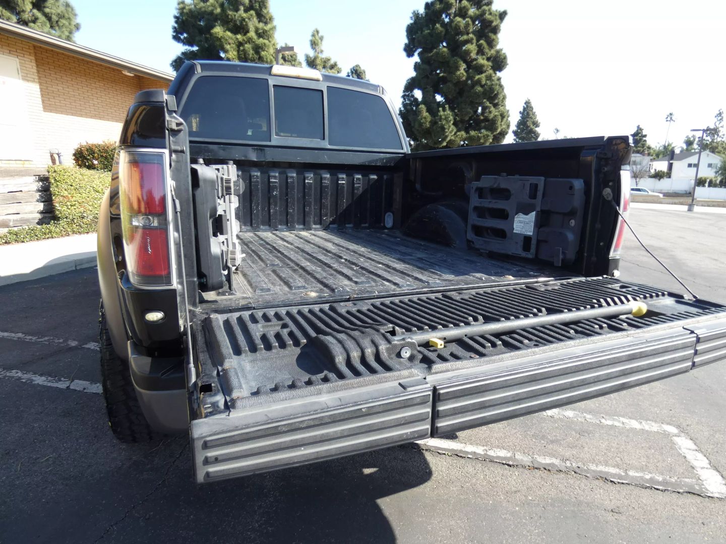 2011-ford-raptor-nash-auto-for-sale-09