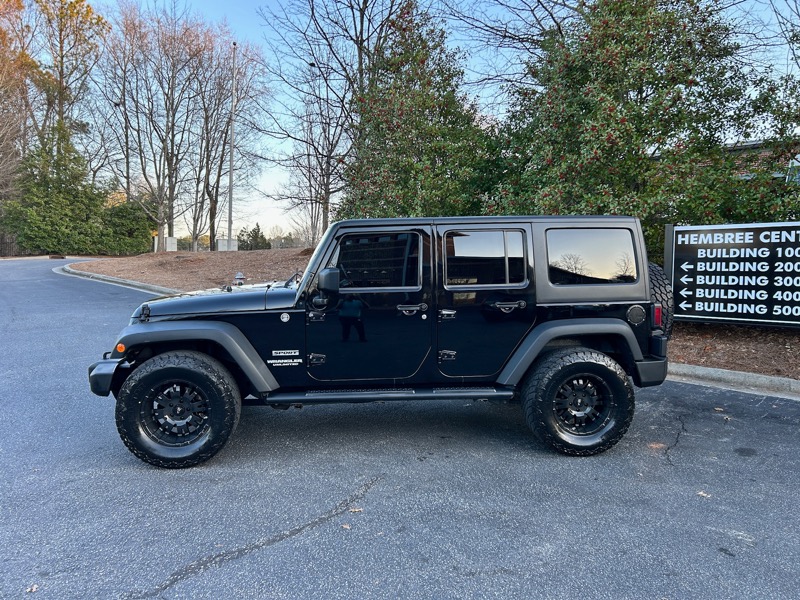 2012-jeep-wrangler-unlimited-4x4-for-sale-02