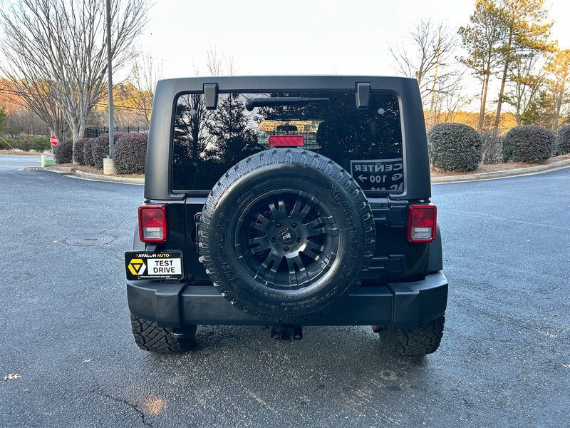 2012-jeep-wrangler-unlimited-4x4-for-sale-04