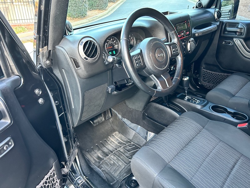 2012-jeep-wrangler-unlimited-4x4-for-sale-14