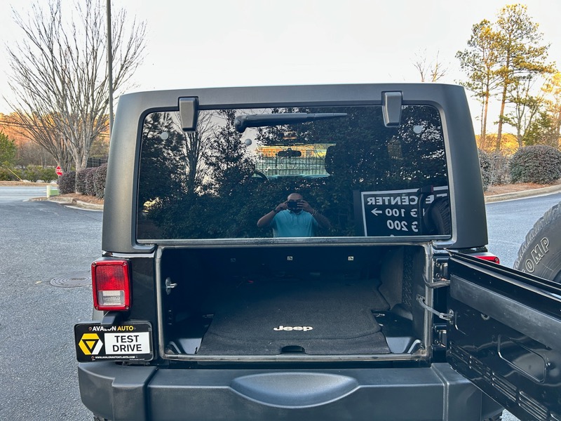 2012-jeep-wrangler-unlimited-4x4-for-sale-17