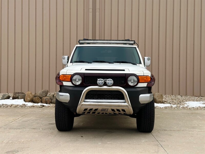 2012-toyota-fj-cruiser-for-sale-04