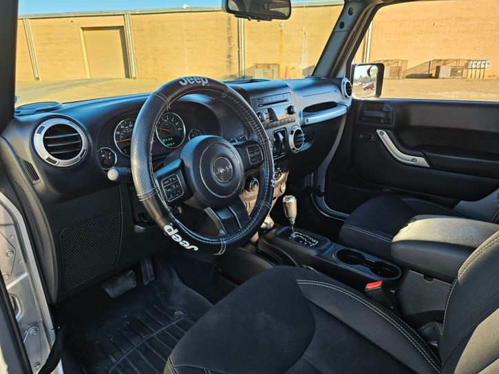 2015-jeep-wrangler-sahara-nc-forsale-09