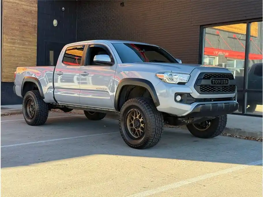 2018-toyota-tacoma-trd-off-road-for-sale-lakewood-co-07