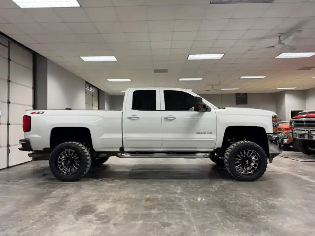 2019-Chevrolet-2500-Extended-Cab-for-sale-osage-city-ks-05