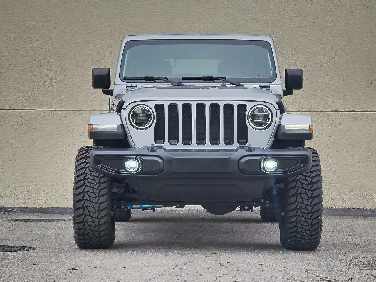 2022-jeep-wrangler-diesel-for-sale-02