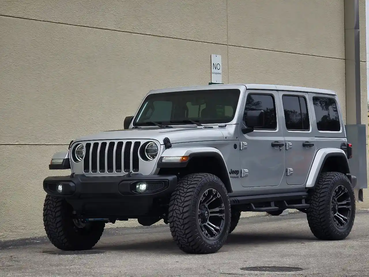 2022-jeep-wrangler-diesel-for-sale-03