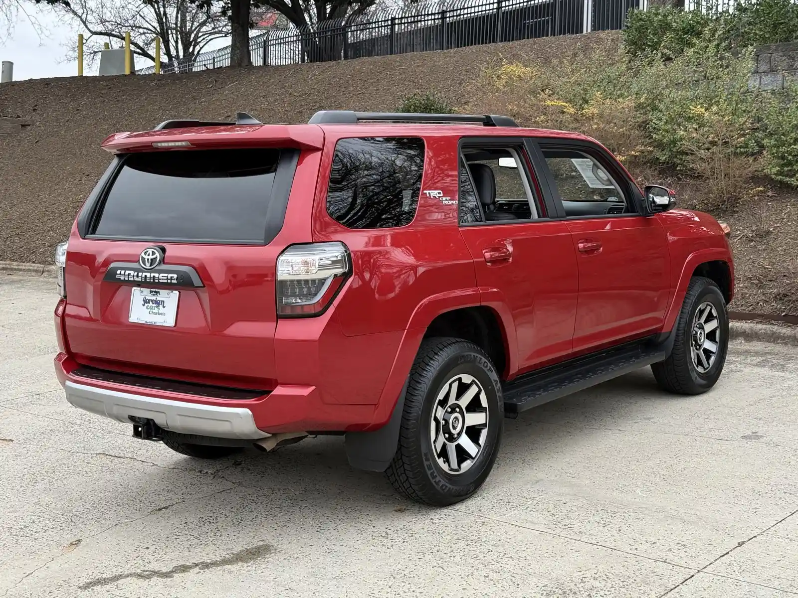 2022-toyota-4runner-trd-off-road-barcelona-red-03