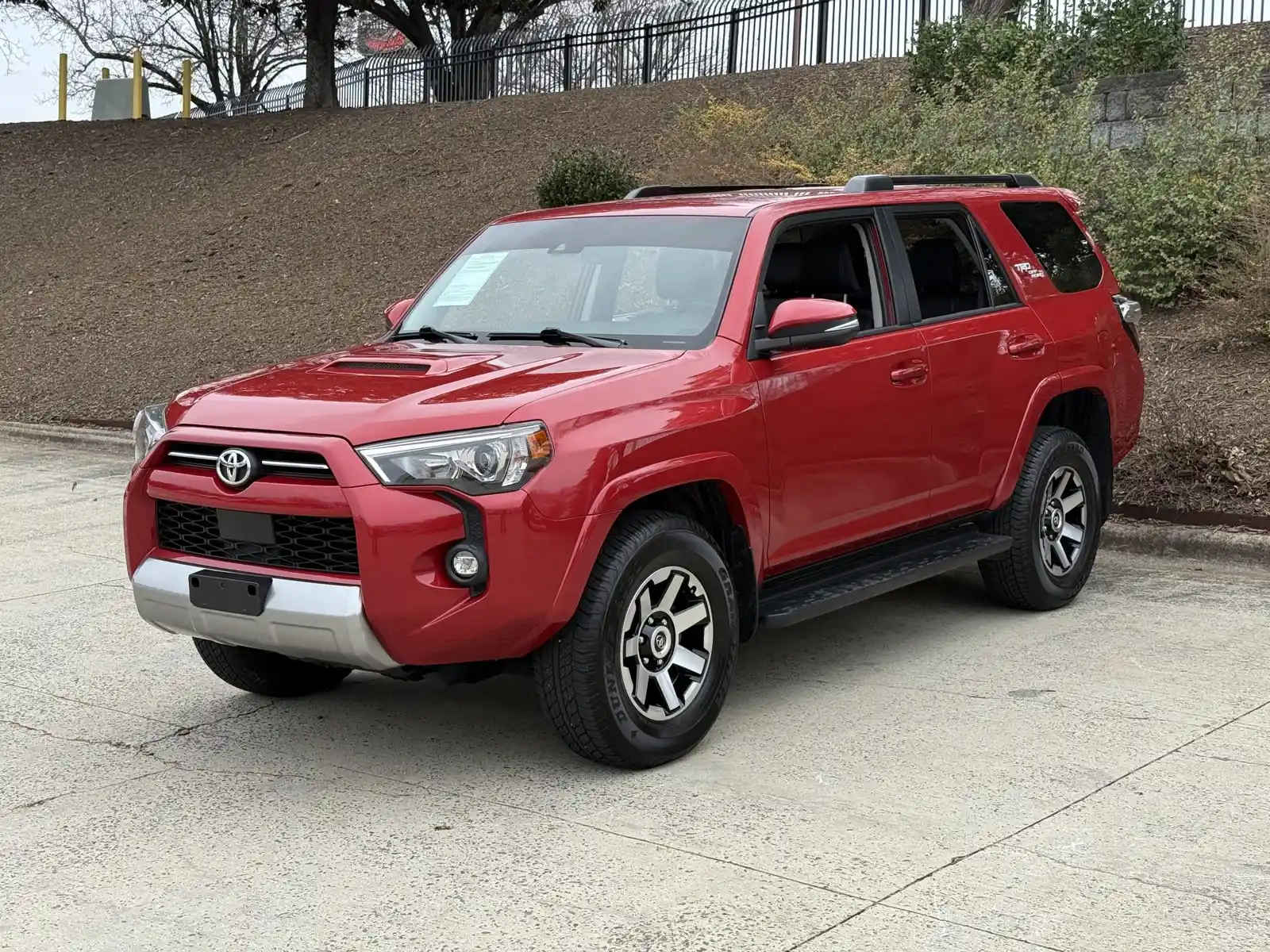 2022-toyota-4runner-trd-off-road-barcelona-red-07