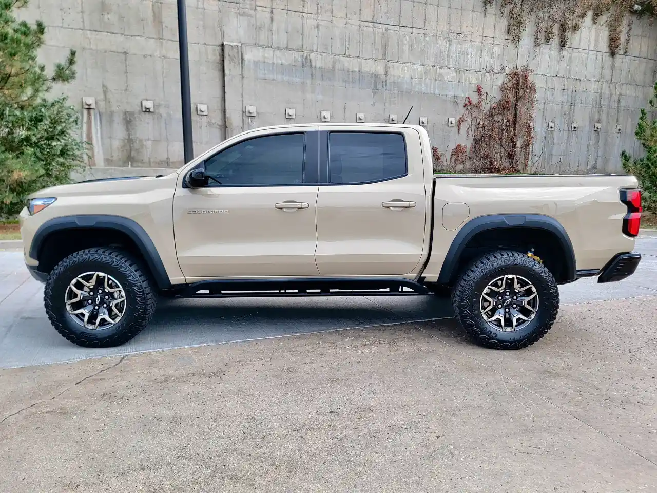 2023-chevrolet-colorado-crew-cab-zr2-for-sale-denver-co-04