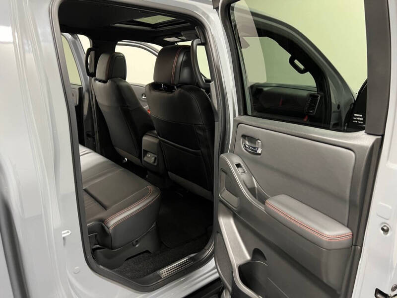 2023-nissan-frontier-s-4x4-4dr-crew-cab-5-ft-sb-for-sale-16