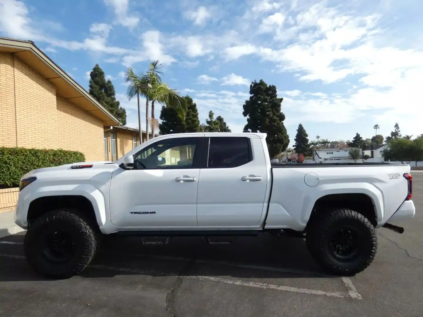 2024-toyota-tacoma-double-cab-trd-sport-for-sale-09