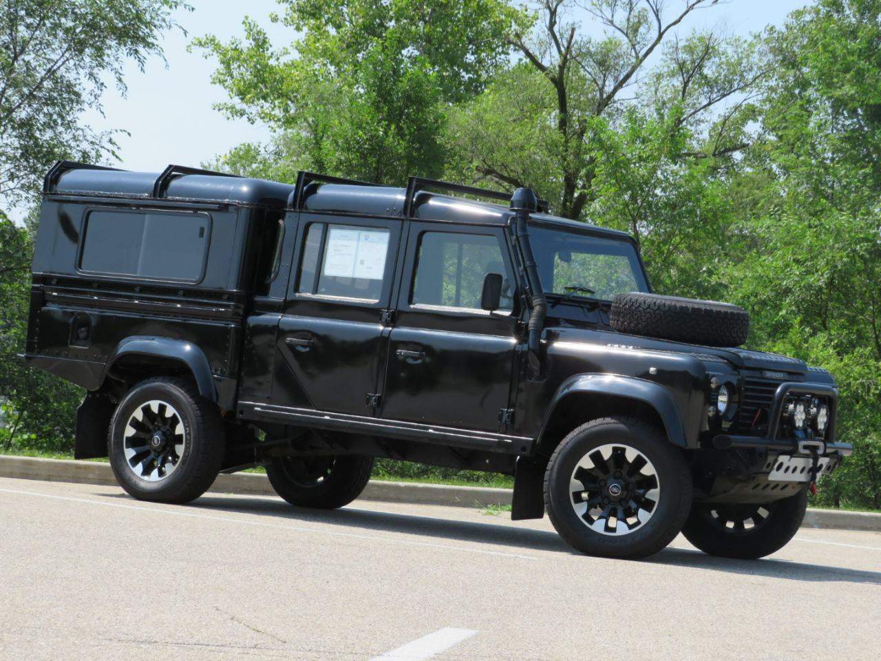 Used-1998-Land-Rover-Defender-130-for-sale-in-Grand-Rapids-MI-49509-01