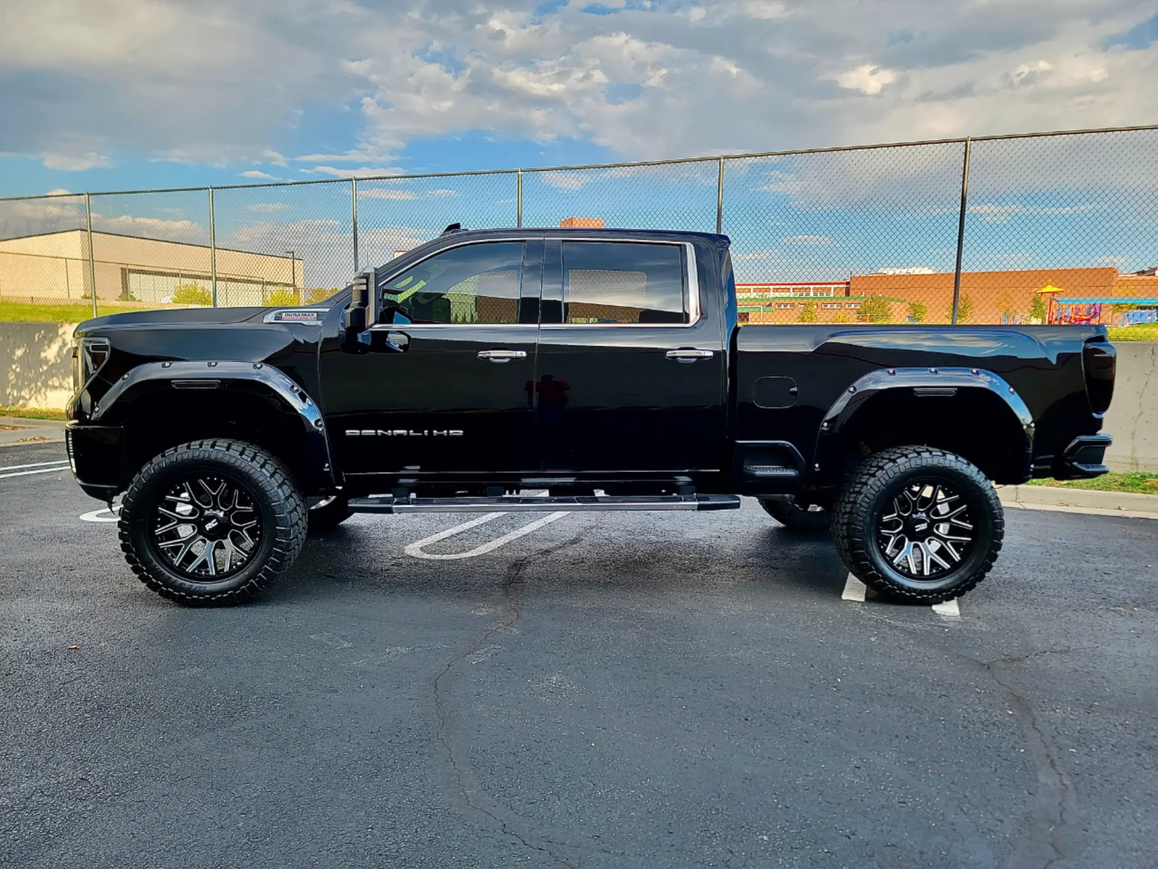 Used-2020-GMC-Sierra-2500HD-4WD-Crew-Cab-159-Denali-for-sale-in-Denver-CO-80219-05