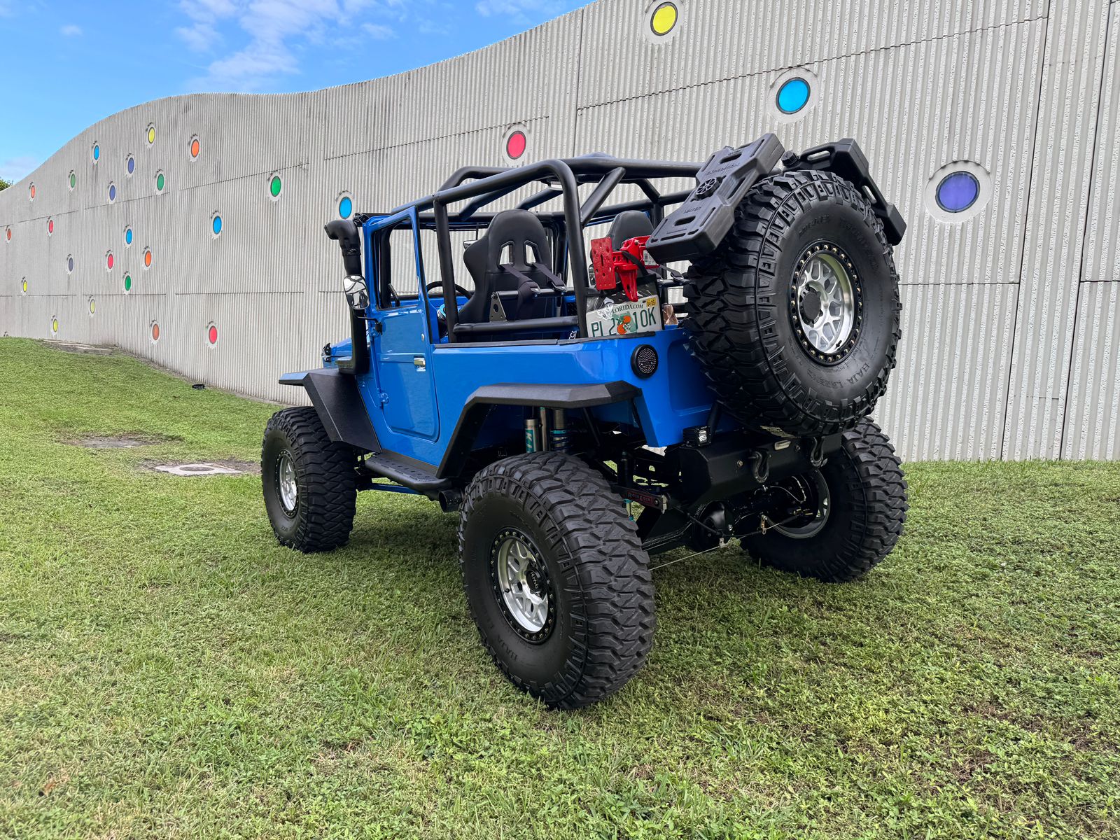 land-cruiser-fj40-sulley-restomod-02