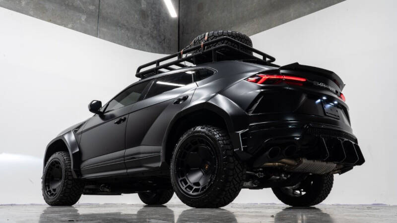 modified-2022-lamborghini-urus-for-sale-03