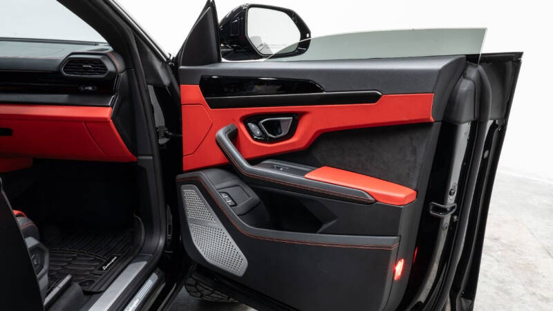 modified-2022-lamborghini-urus-for-sale-11