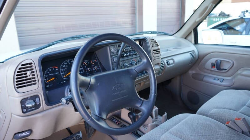 used-1996-chevrolet-tahoe-for-sale-12