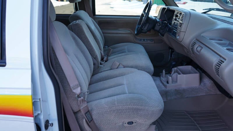 used-1996-chevrolet-tahoe-for-sale-19