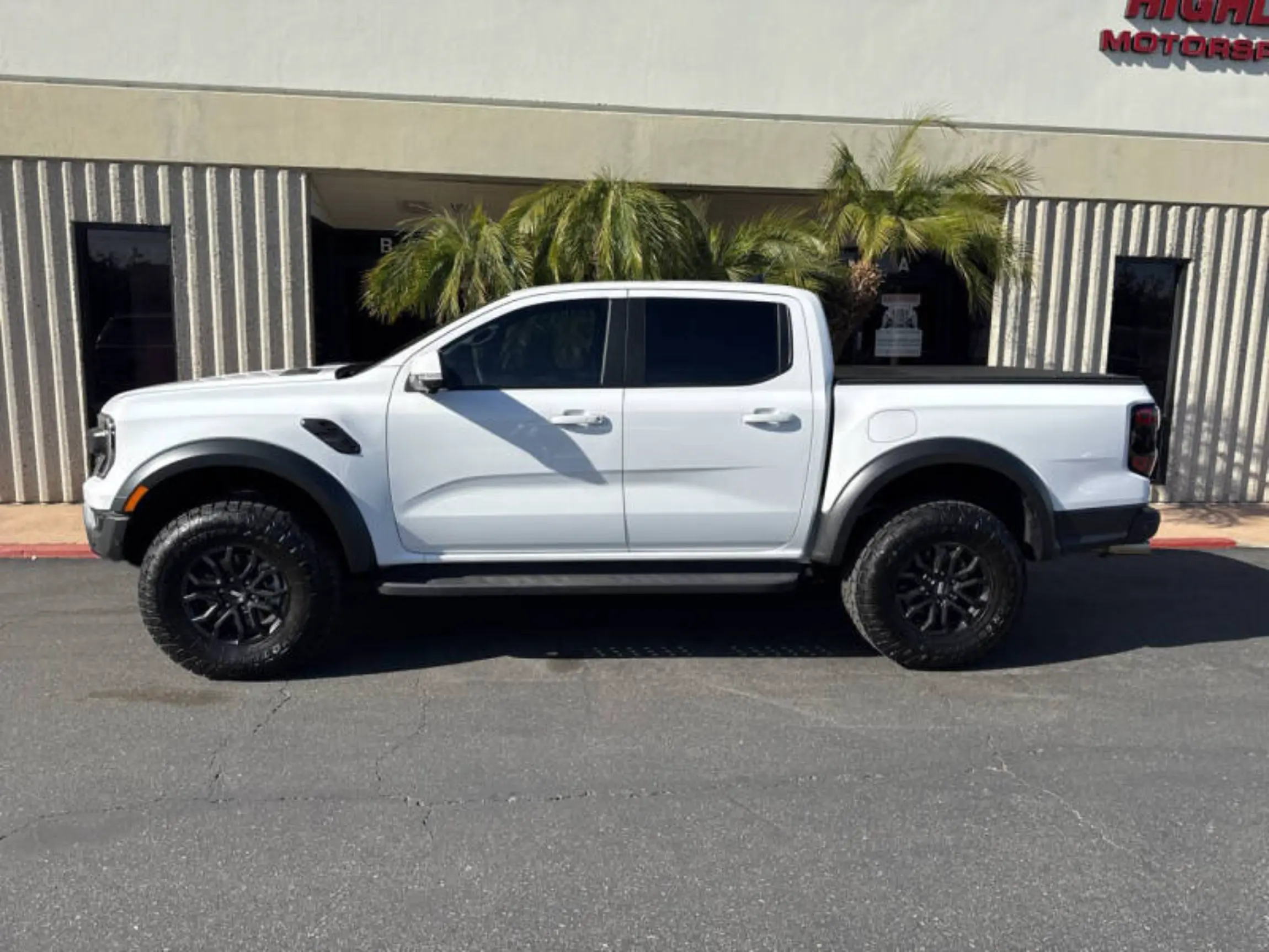 used-2024-ford-ranger-raptor-for-sale-02