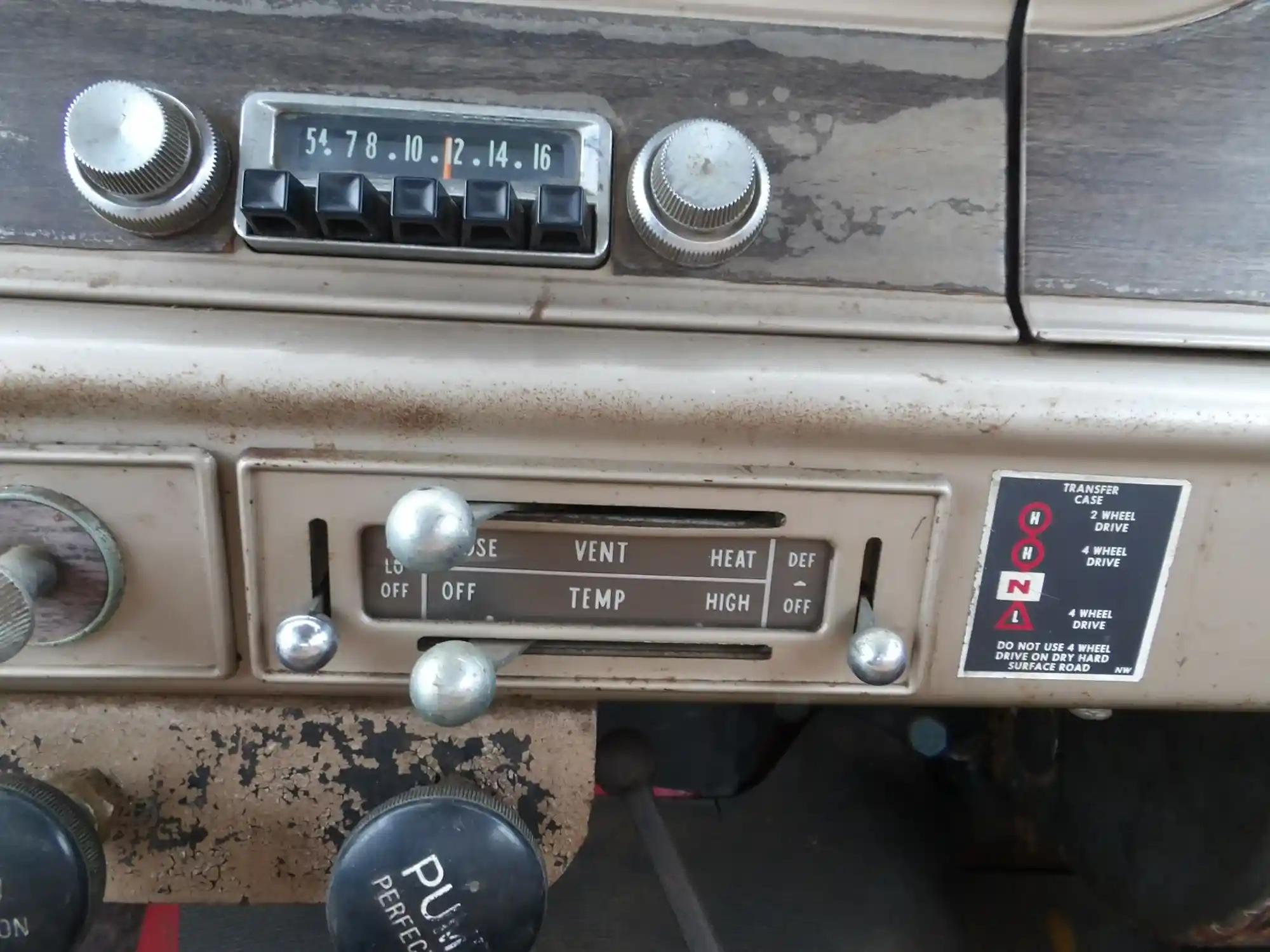 1966-international-harvester-1200-travelette-4x4-for-sale-32