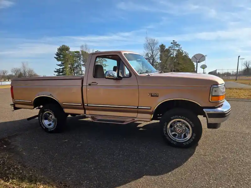 1994-ford-f-150-xlt-2dr-4wd-standard-cab-sb-for-sale-10