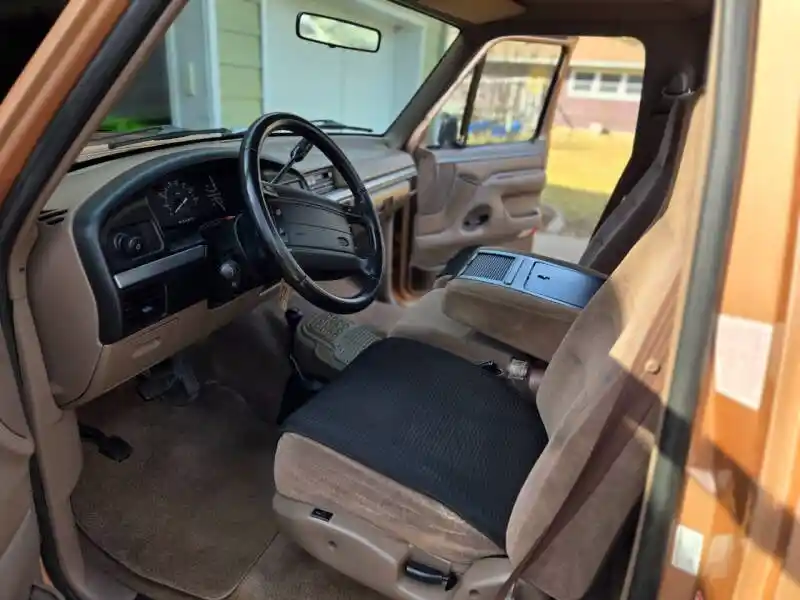 1994-ford-f-150-xlt-2dr-4wd-standard-cab-sb-for-sale-3