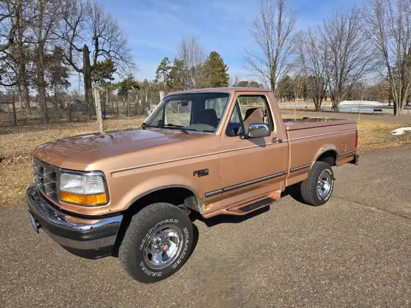 1994-ford-f-150-xlt-2dr-4wd-standard-cab-sb-for-sale-6