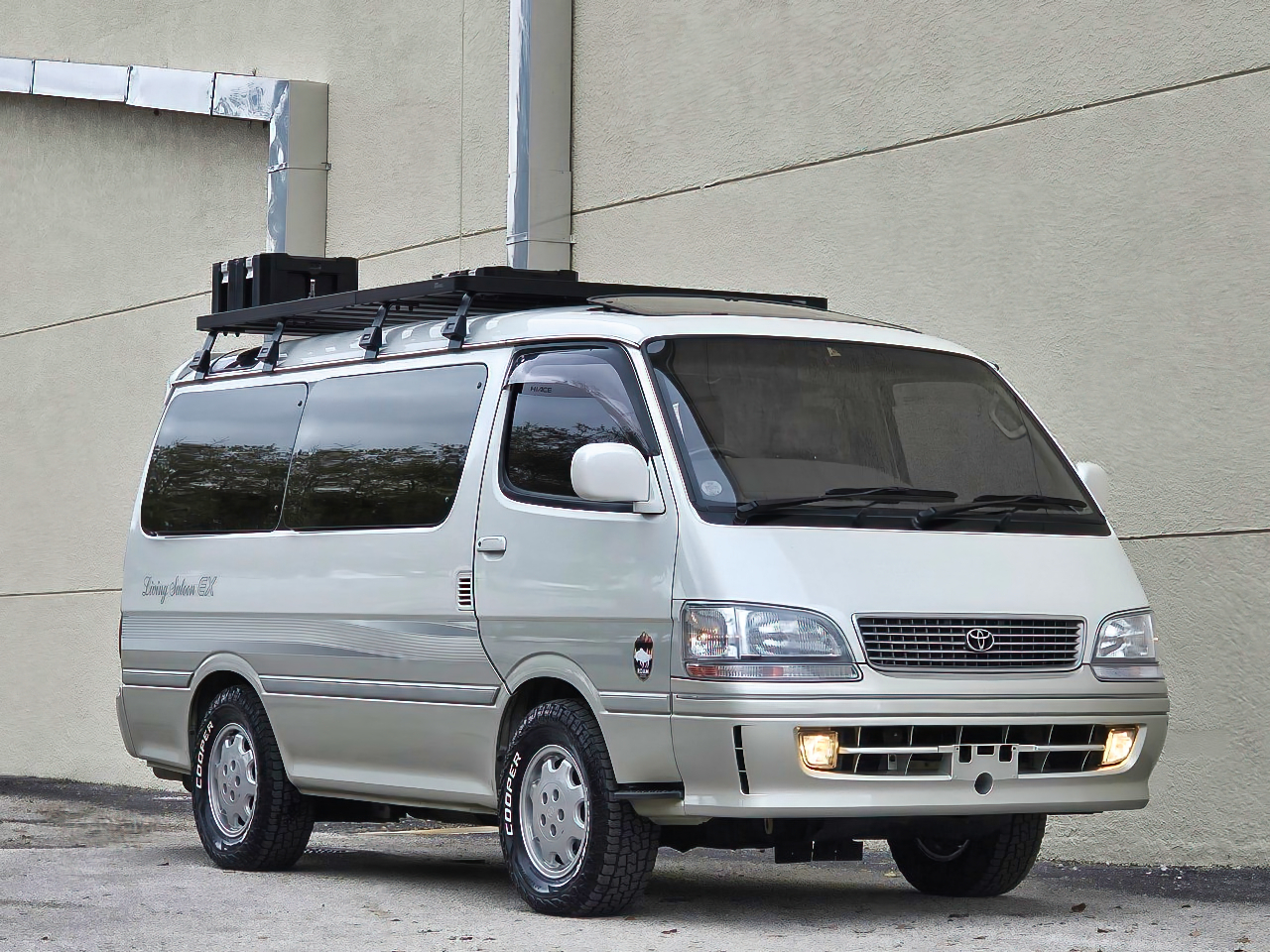 1998-toyota-hiace-living-saloon-tampa-01