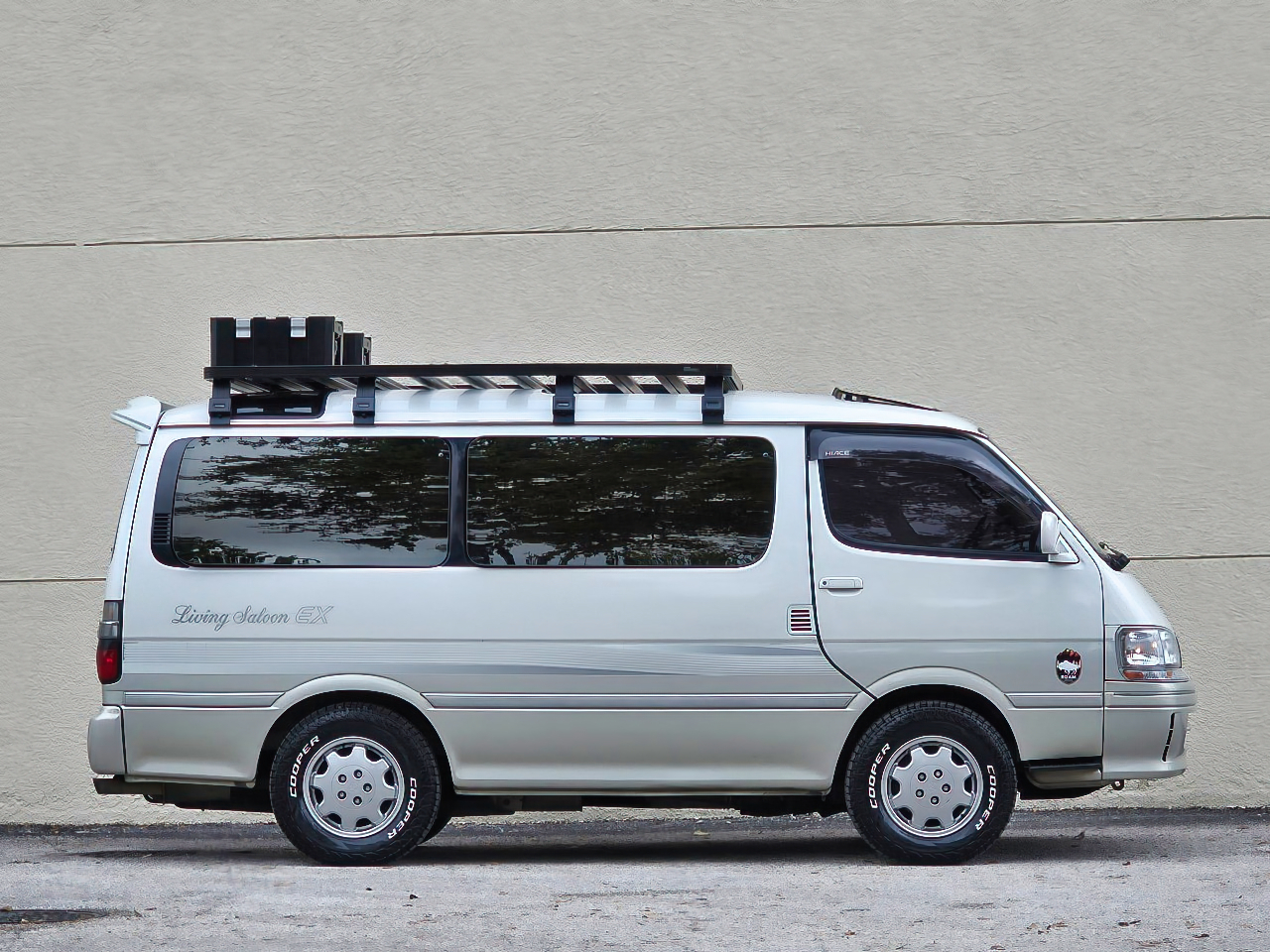 1998-toyota-hiace-living-saloon-tampa-07