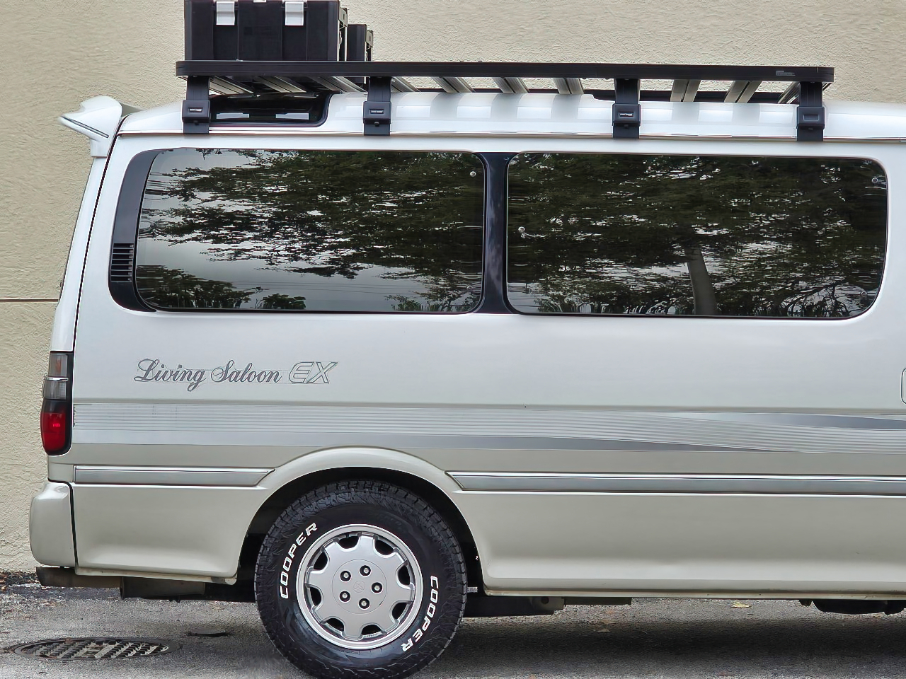 1998-toyota-hiace-living-saloon-tampa-08