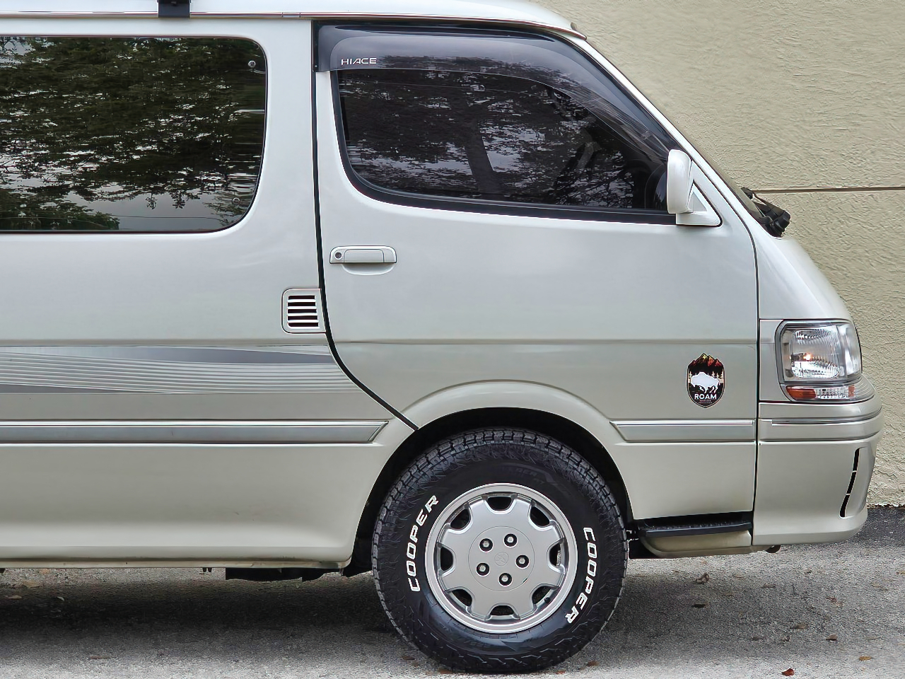 1998-toyota-hiace-living-saloon-tampa-09