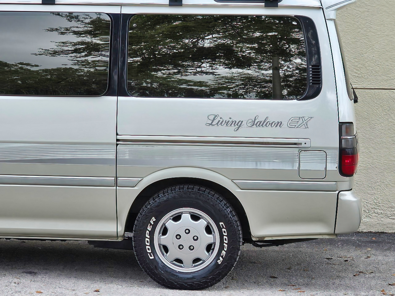 1998-toyota-hiace-living-saloon-tampa-12