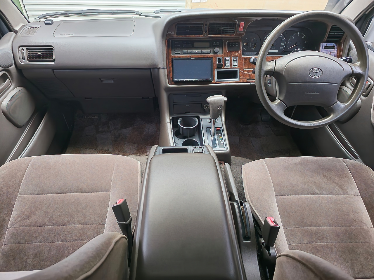 1998-toyota-hiace-living-saloon-tampa-19