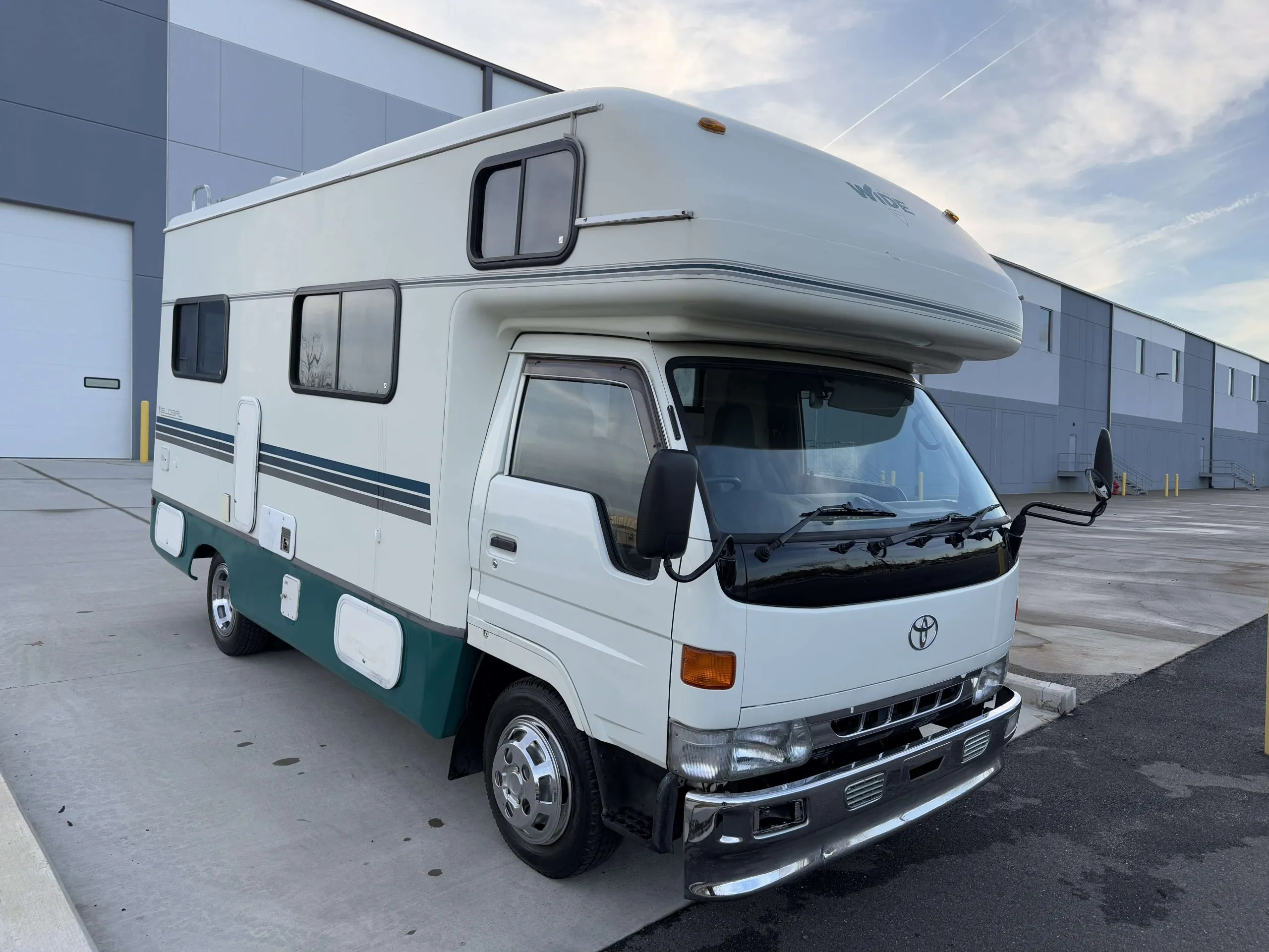 1998-toyota-toyoace-camper-for-sale-02