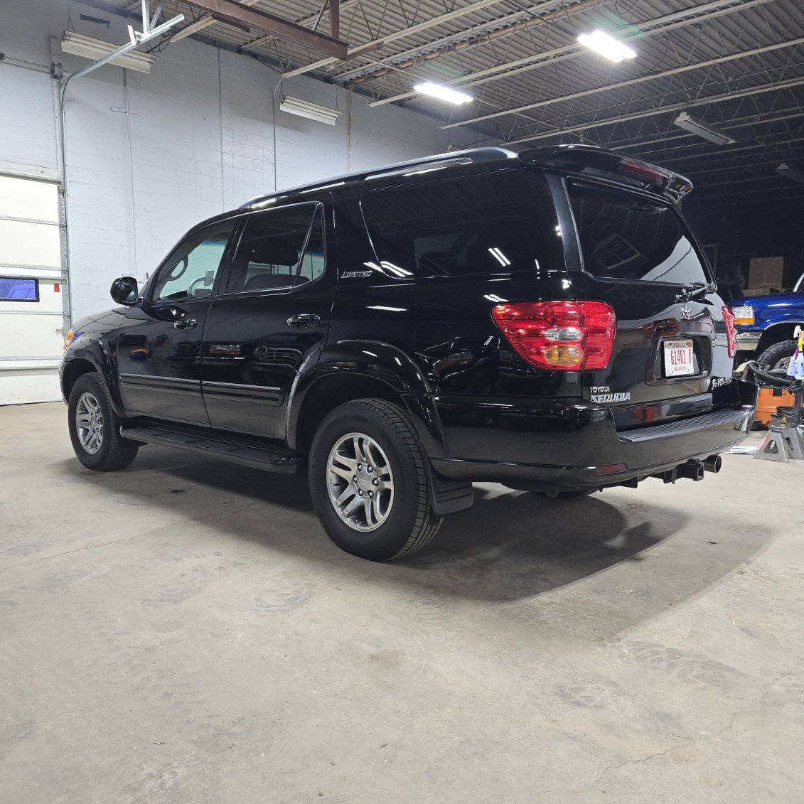 2004-toyota-sequoia-limited-for-sale-elkhart-lake-in-02